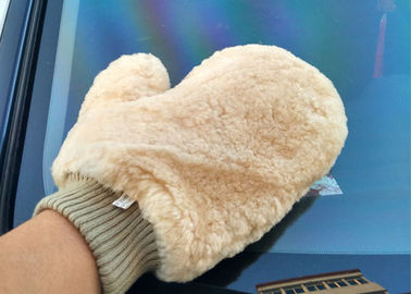 Китай Перчатка мытья автомобиля Ламбсвоол свободного образца перчатки мойки овчины полируя с большим пальцем руки поставщик