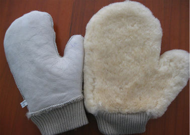 Китай Перчатка мойки овчины дизайна большого пальца руки с не царапать внешнюю сторону ткани поставщик