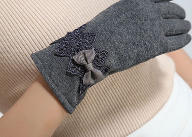 Китай Дамы подгоняли перчатки ткани бархата моды женщин микро- для экранов ифоне поставщик