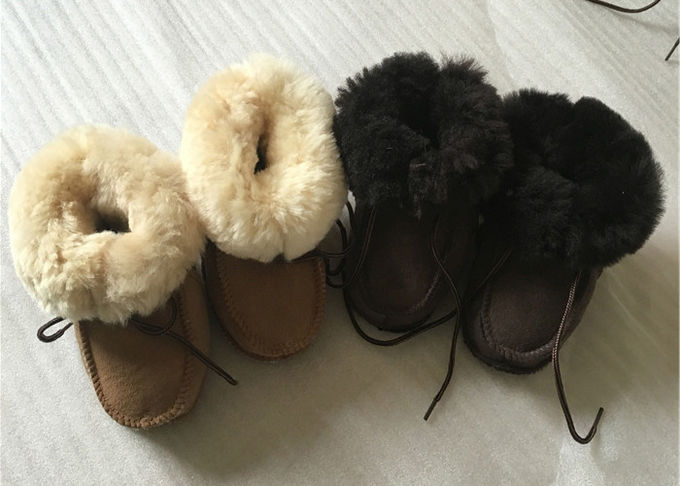 Неподдельные ботинки младенца овчины, ботинки зимы для младенца/малыша